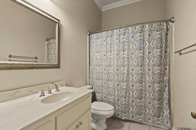 2210 Laurel Lakes Ave, Baton Rouge, LA 70820