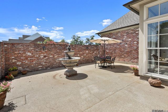 2210 Laurel Lakes Ave, Baton Rouge, LA 70820