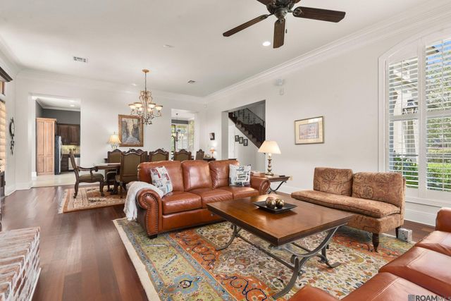 2210 Laurel Lakes Ave, Baton Rouge, LA 70820