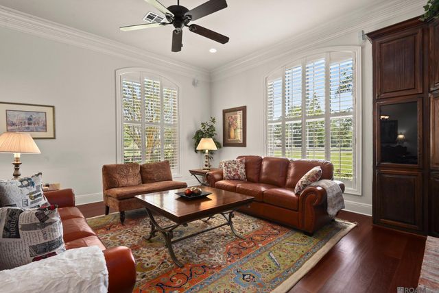 2210 Laurel Lakes Ave, Baton Rouge, LA 70820