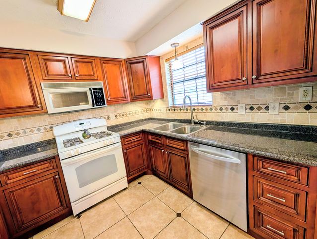 1259 Somerset Way, Pickerington, OH 43147