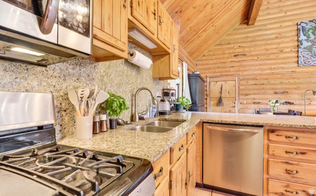 2891 N EVERGREEN PARK DR, Huntsville, UT 84317