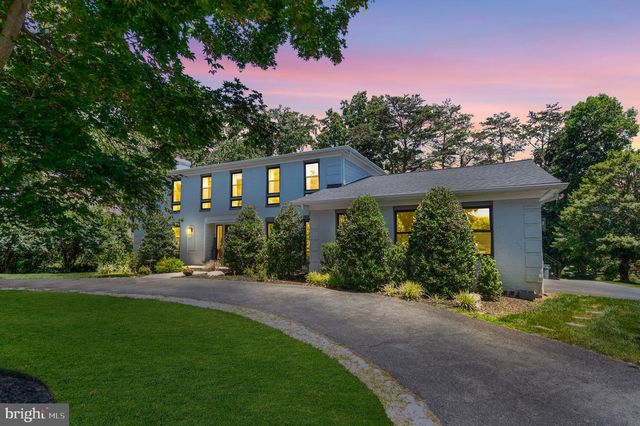 7601 PERSIMMON TREE LN, Bethesda, MD 20817