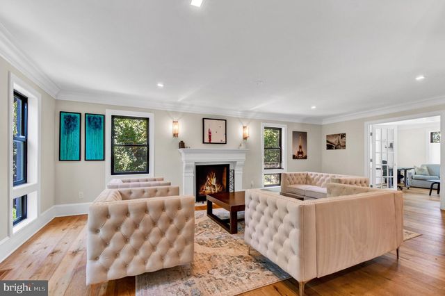 7601 PERSIMMON TREE LN, Bethesda, MD 20817