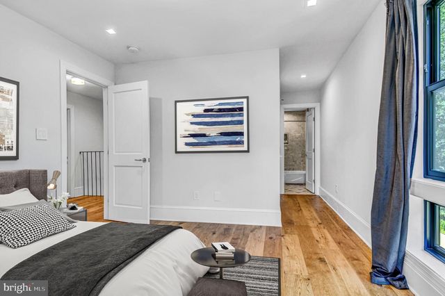 7601 PERSIMMON TREE LN, Bethesda, MD 20817