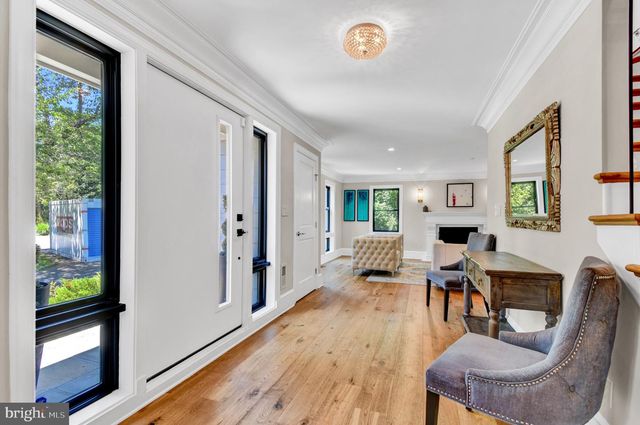 7601 PERSIMMON TREE LN, Bethesda, MD 20817