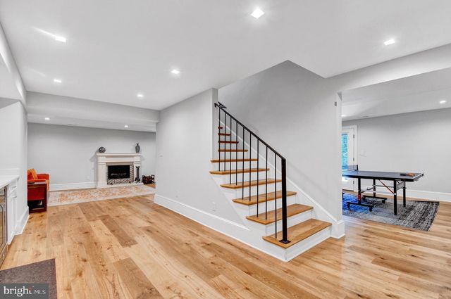 7601 PERSIMMON TREE LN, Bethesda, MD 20817