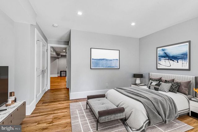7601 PERSIMMON TREE LN, Bethesda, MD 20817