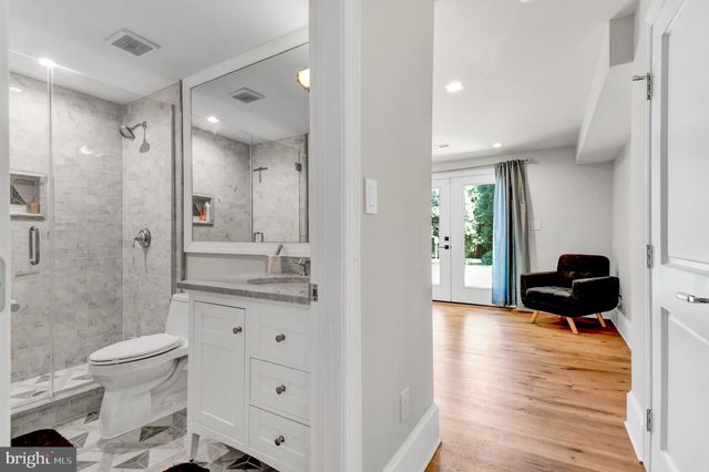 7601 PERSIMMON TREE LN, Bethesda, MD 20817