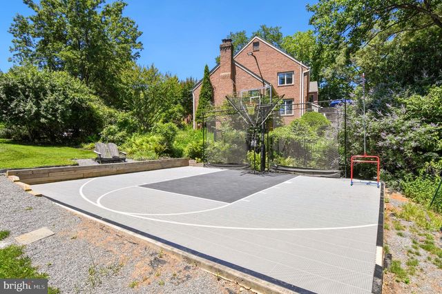 7601 PERSIMMON TREE LN, Bethesda, MD 20817