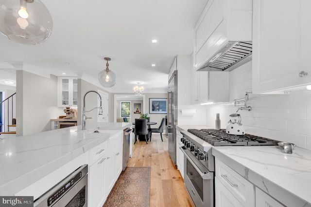 7601 PERSIMMON TREE LN, Bethesda, MD 20817