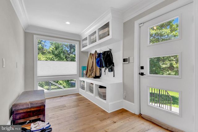 7601 PERSIMMON TREE LN, Bethesda, MD 20817