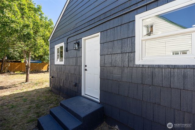 859 118th Street S, Parkland, WA 98444