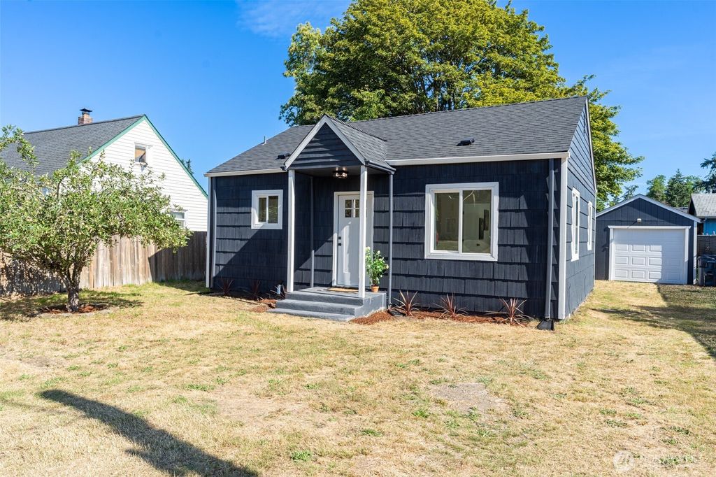 859 118th Street S, Parkland, WA 98444