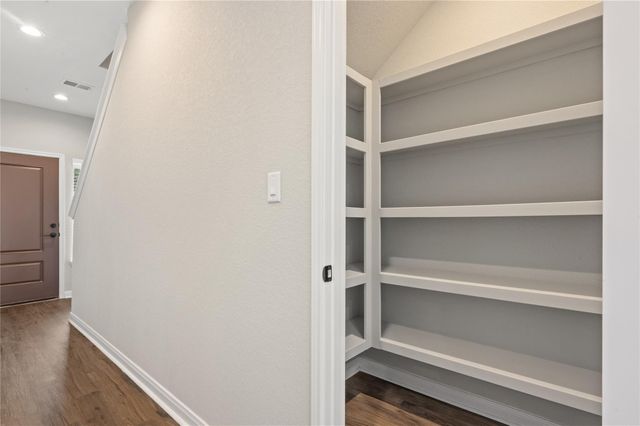 14010 Longstreet 301, Willis, TX 77318