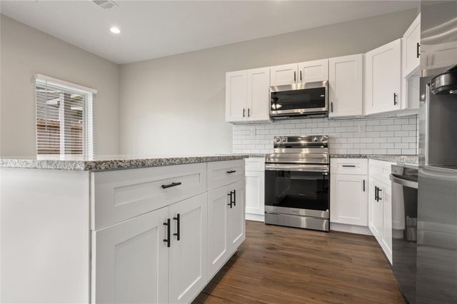 14010 Longstreet 301, Willis, TX 77318