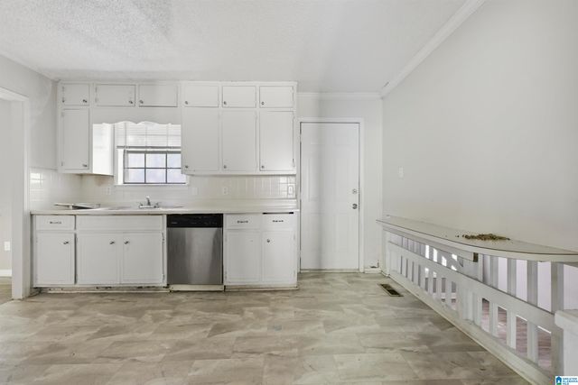 1613 5TH WAY NW, Center Point, AL 35215
