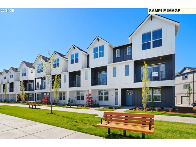 3373 Se EVERWOOD Ln, Hillsboro, OR 97123