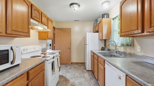 3924 E Sherwood Terrace, Fort Wayne, IN 46806