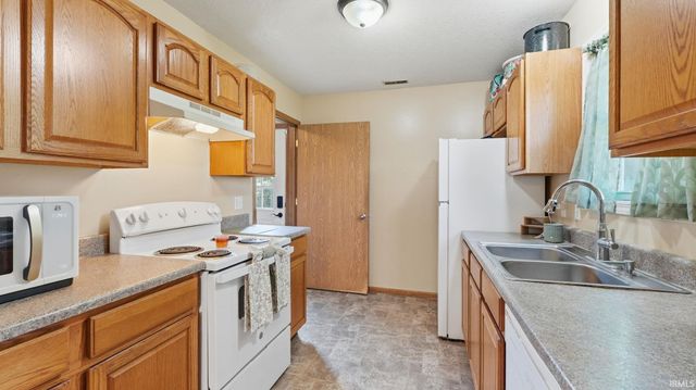 3924 E Sherwood Terrace, Fort Wayne, IN 46806