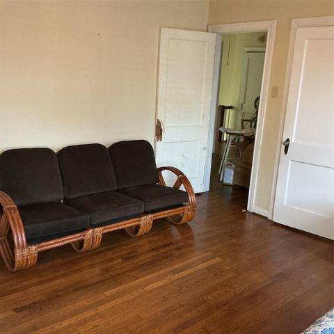 3218 Southmore Boulevard, Houston, TX 77004