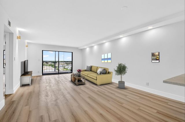 6866 Huntington Lane 707, Delray Beach, FL 33446