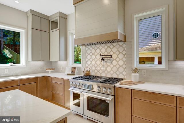 6605 JERRY PL, Mclean, VA 22101