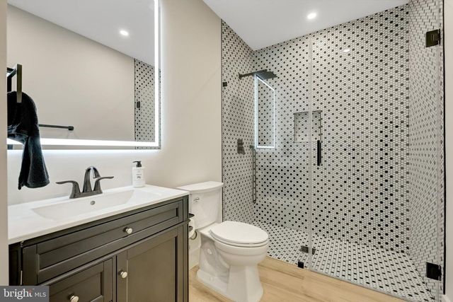 6605 JERRY PL, Mclean, VA 22101