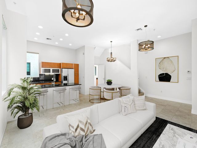 775 NE 4th Avenue 775, Fort Lauderdale, FL 33304