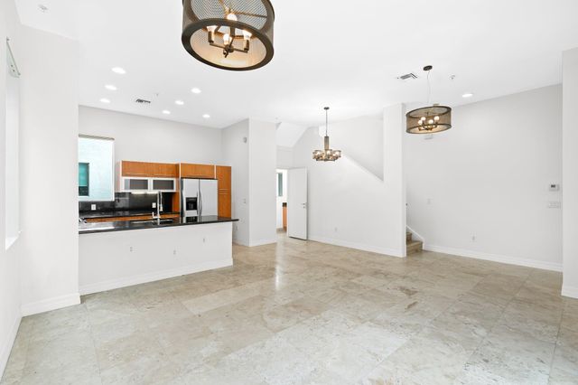 775 NE 4th Avenue 775, Fort Lauderdale, FL 33304