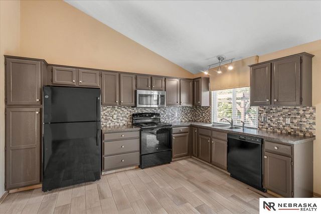 3008 N 152 Street, Omaha, NE 68116