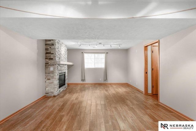 3008 N 152 Street, Omaha, NE 68116