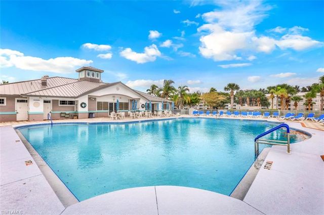 16655 Lake Circle DR # 825, Fort Myers, FL 33908