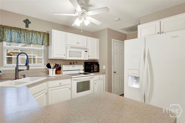 214 Belle Grove Circle, Richmond Hill, GA 31324