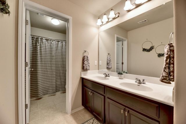 194 Camden CV, Buda, TX 78610