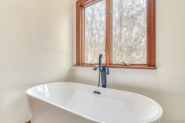 24 Deer Run Road, Newburgh, NY 12550