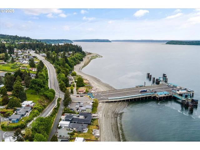 4849 E Berg Rd, Clinton, WA 98236