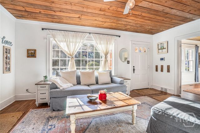 17 W Wright Street, Winder, GA 30680