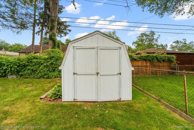 27428 Townley Street, Madison Heights, MI 48071