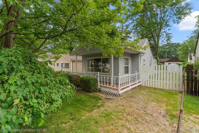 27428 Townley Street, Madison Heights, MI 48071
