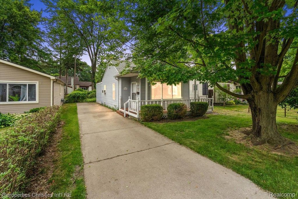27428 Townley Street, Madison Heights, MI 48071