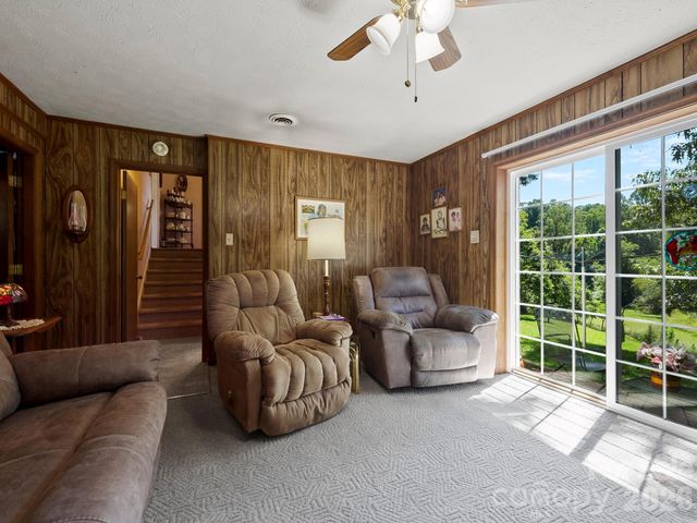 86 Debra Lane, Asheville, NC 28806