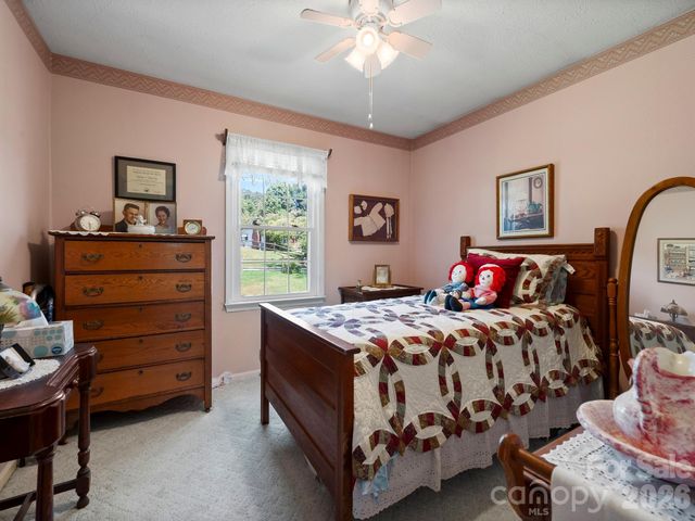 86 Debra Lane, Asheville, NC 28806