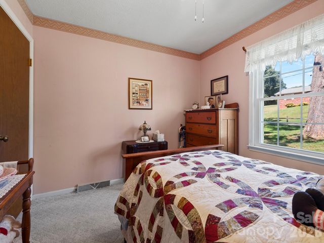 86 Debra Lane, Asheville, NC 28806