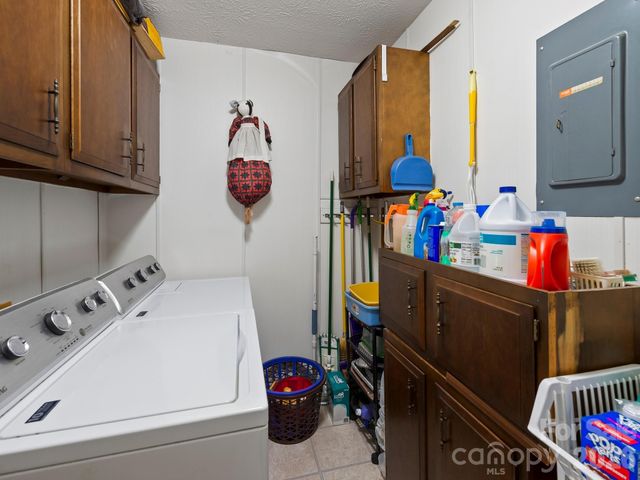 86 Debra Lane, Asheville, NC 28806