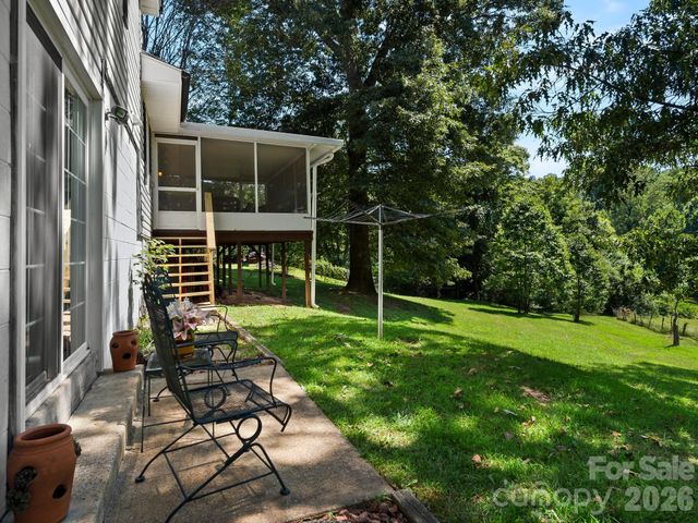 86 Debra Lane, Asheville, NC 28806
