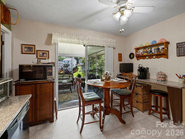 86 Debra Lane, Asheville, NC 28806