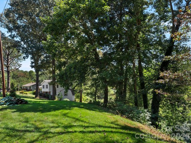 86 Debra Lane, Asheville, NC 28806
