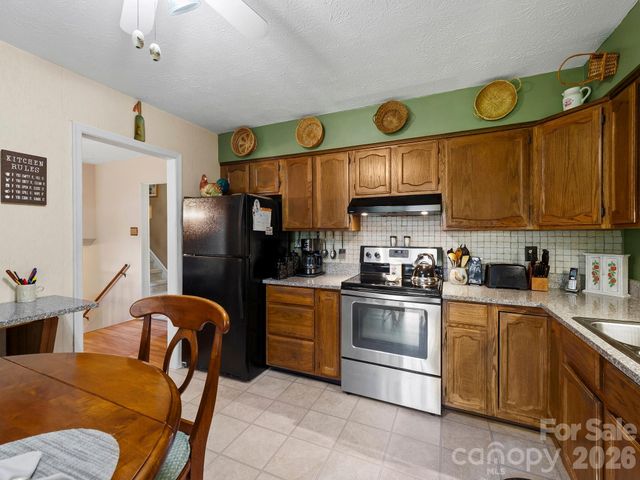 86 Debra Lane, Asheville, NC 28806