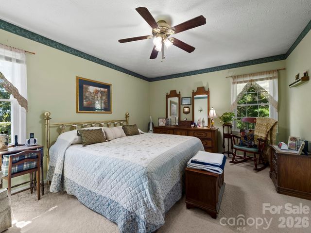 86 Debra Lane, Asheville, NC 28806
